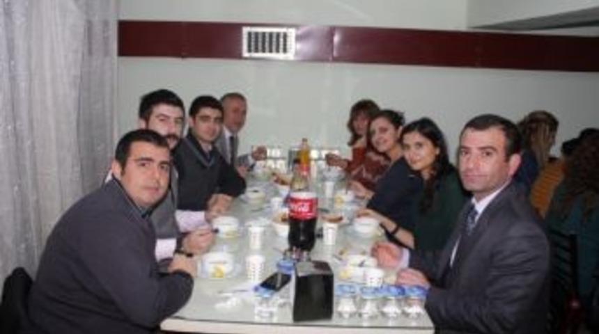 T&uuml;rk Eğitim Sen Kaynarca Şubesi, &Ouml;ğretmenleri Yemekte Buluşturdu