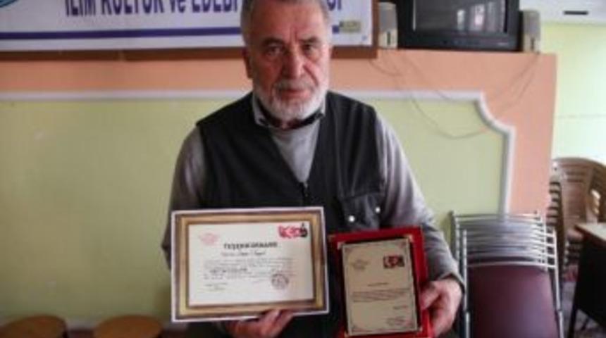 D&ouml;rtyollu &Ouml;mer Sayıl Yılın Şairi Se&ccedil;ildi