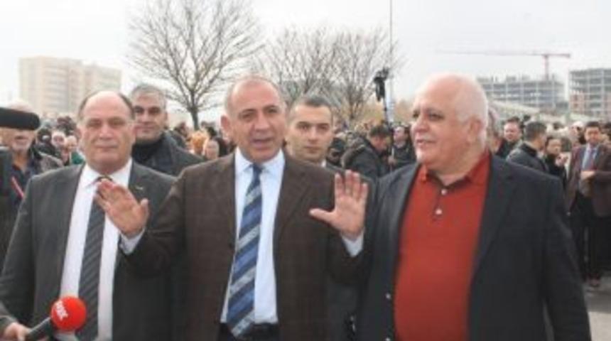 Ak Parti Ankara İl Kadın Kolları, Chp Genel Merkezi &Ouml;n&uuml;nde Eylem Yaptı