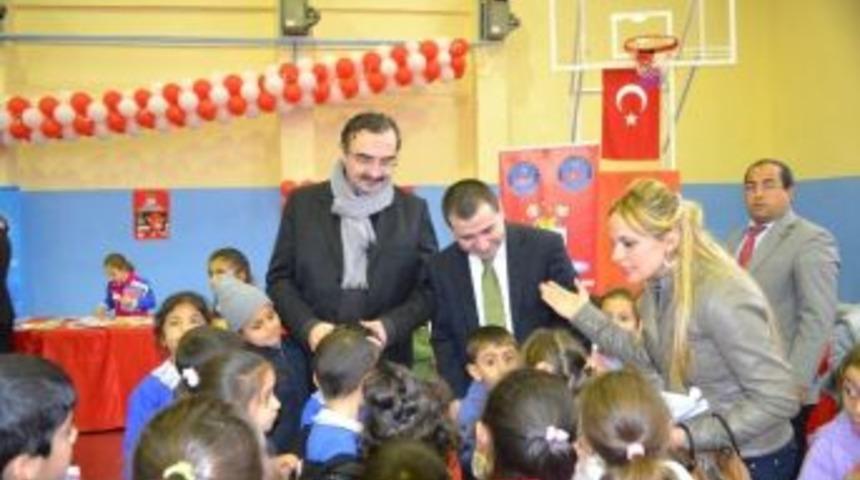 Hilvan Halkı Kitap Fuarına Yoğun İlgi Gösterdi