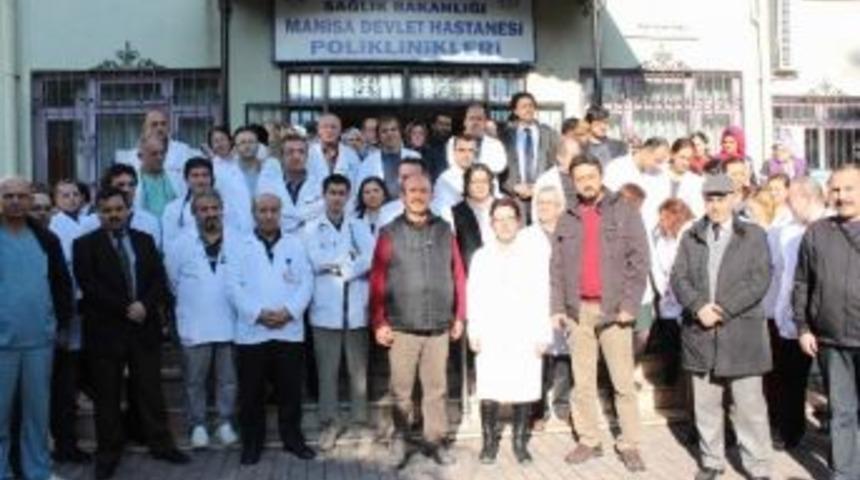 Manisa'da Doktorla Hasta Arasında Sıra Kavgası