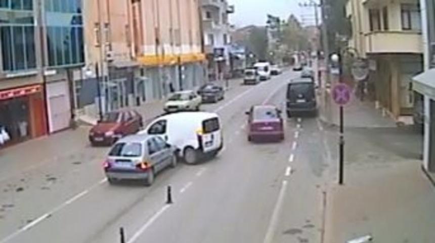 Hatalı Sollama Kaza Getirdi