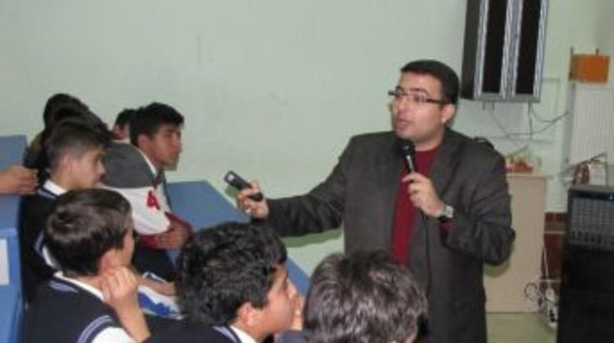 Hisarcık&rsquo;ta &Ouml;ğrencilerine Stand-up Tadında&ldquo;başarı Ve Motivasyon&rdquo; Semineri