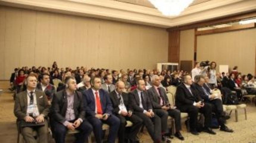 İhracat&ccedil;ılar K&uuml;melenerek 500 Milyar Dolar Hedefine Ulaşacak