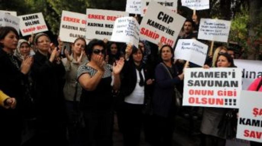 Ak Partili Kadınlar Kamer Gen&ccedil;&rsquo;i Protesto Etti