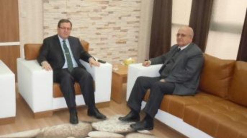 Rekt&ouml;r Solak Erdoğmuş&rsquo;u Kabul Etti