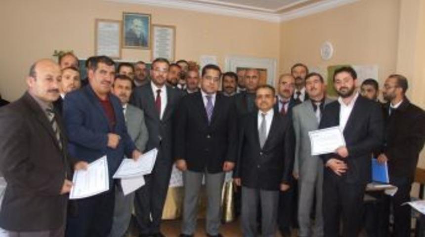 'Ezanı G&uuml;zel Okuma Kursunu Tamamlayan Din G&ouml;revlileri Sertifikalarını Aldı