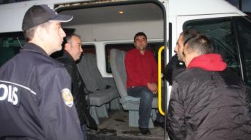 'Dur' Ikazına Uymayan 3 Kişi G&ouml;zaltına Alındı