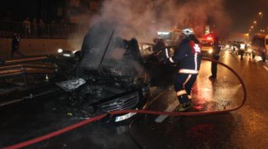 Topbaş&rsquo;ın Korumaları Alev Topuna D&ouml;nen Ara&ccedil;tan Son Anda Kurtuldu