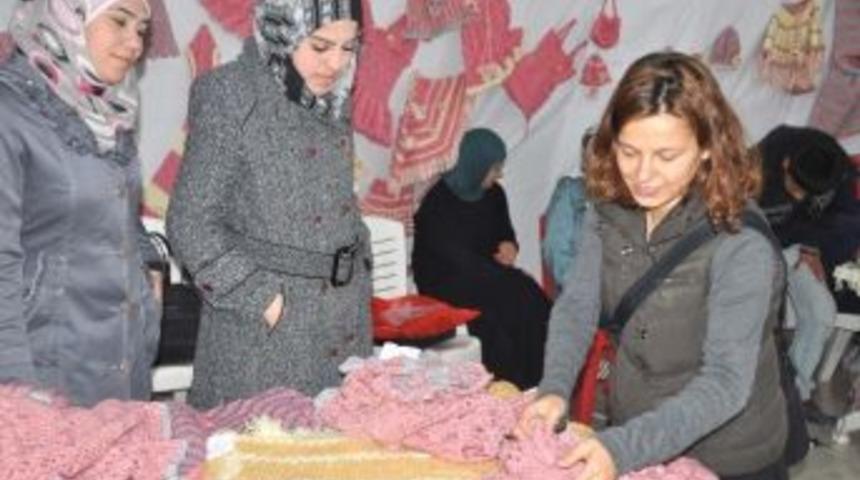 &Ccedil;adır Kentteki Sergiyi Bm Yetkilileri Ziyaret Etti