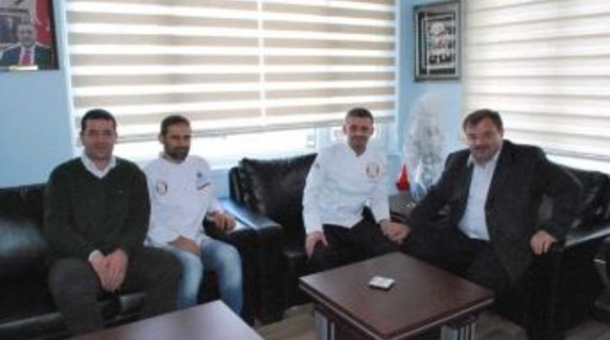 Aş&ccedil;ılardan Pazarlar Belediyesi'ne Ziyaret