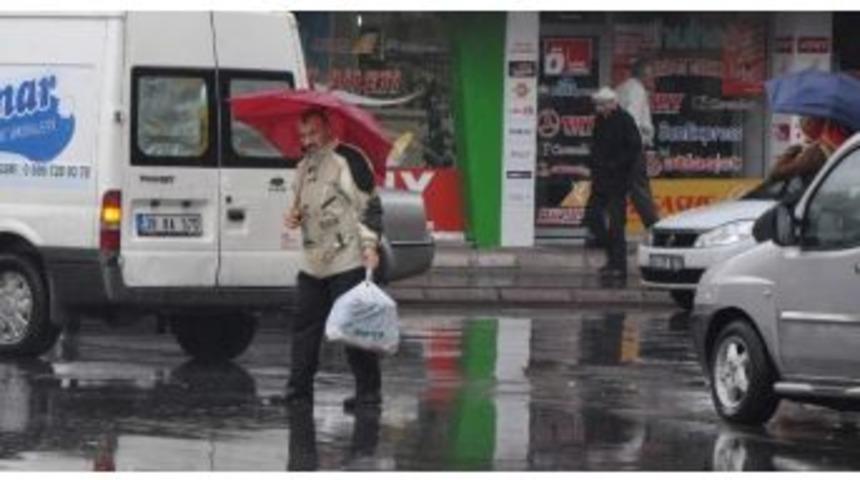 Kayseride Sağanak Yağmur Etkili Oldu