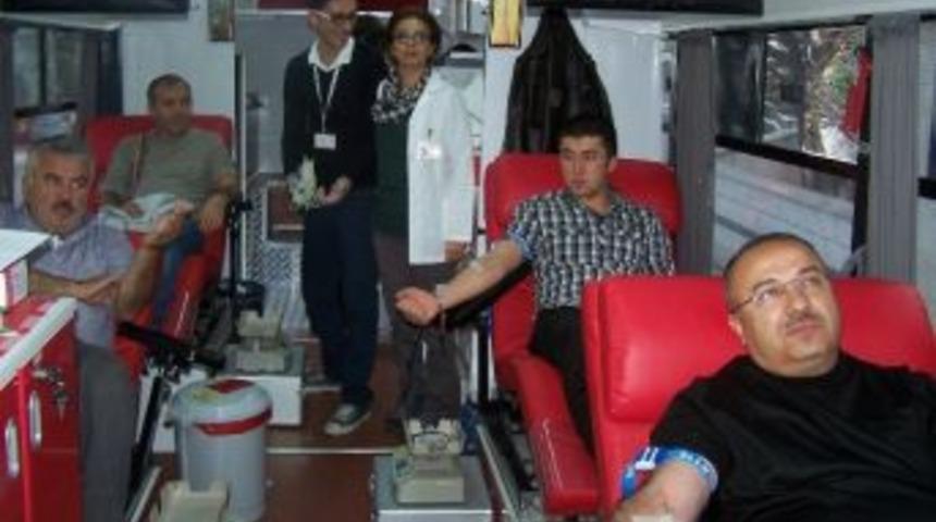 Korkuteli'nde İki G&uuml;nde 71 &Uuml;nite Kan Bağışı Yapıldı