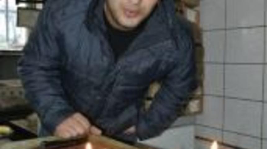 Kasabın doğum g&uuml;n&uuml; pastası et oldu