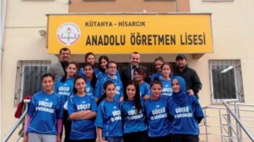 Hisarcık Anadolu &Ouml;ğretmen Lisesi Kız Voleybol Takımı Gen&ccedil; Kızlar B&ouml;lge Şampiyonu