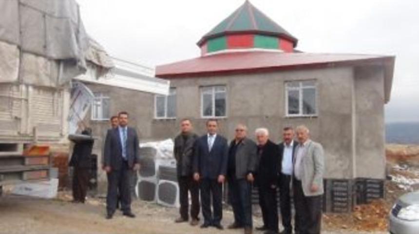 Chp'den Munzur Baba Cemevi'ne İnşaat Malzemesi Desteği