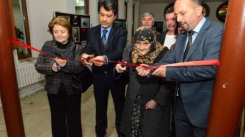 Gazeteci Cahit Yılmaz, Kendi Fotoğraflarıyla Anıldı