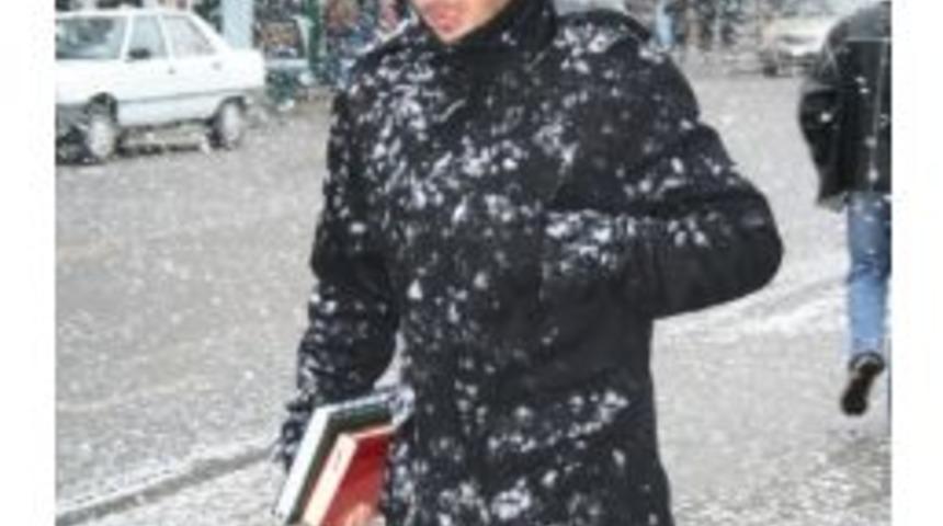 Kars&rsquo;ta Yoğun Kar Yağışı