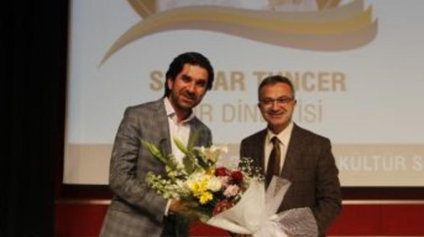 Serdar Tuncer&rsquo;den Gebzelilere Şiir Resitali