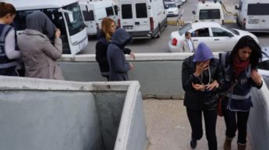 Başkent'te Dolandırıcılık Operasyonu: 16 G&ouml;zaltı