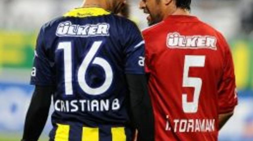 Derbide Fenerbah&ccedil;e &Uuml;st&uuml;n