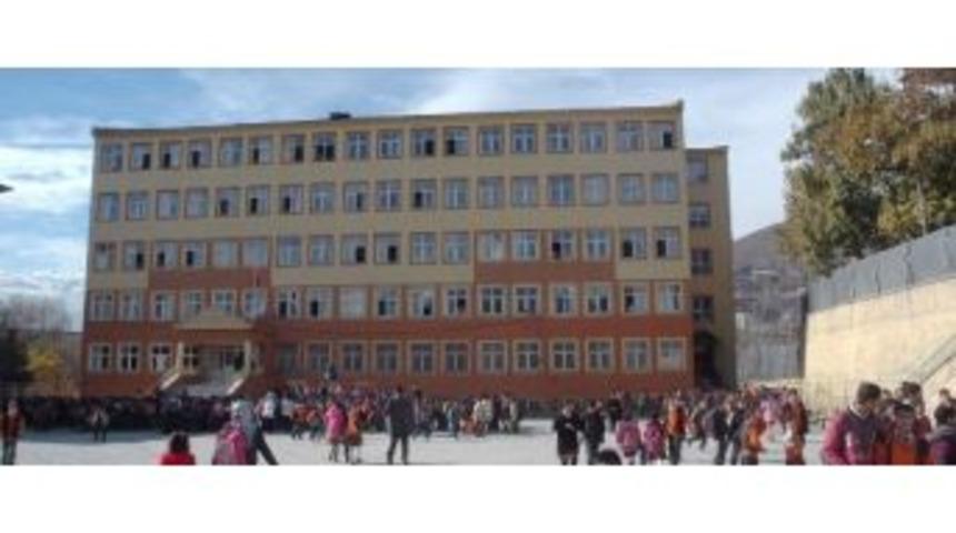 Hakkari&rsquo;de 6 Bin 200 &Ouml;ğrenci Sınav Heyecanı Yaşadı