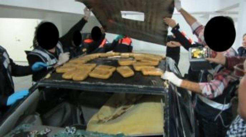 Yabancı Plakalı Araçta 27 Kilo Uyuşturucu Çıktı