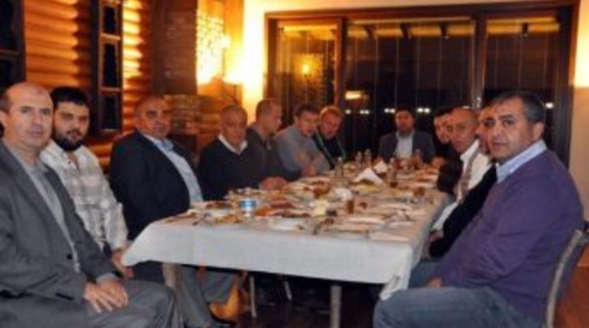 Başkan Mamur, Takıma Ve Teknik Heyete Yemek Verdi