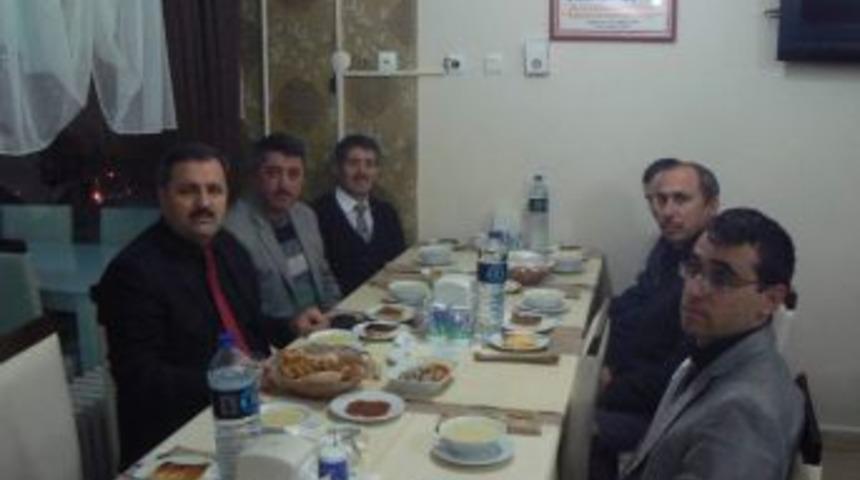 Kur'an Kursu &Ouml;ğretmenlerine Yemek