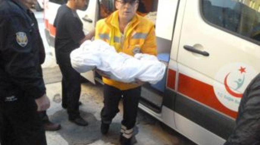 Ege Denizi'nde Ka&ccedil;ak G&ouml;&ccedil;men Botu Battı: Biri Bebek 5 &Ouml;l&uuml;
