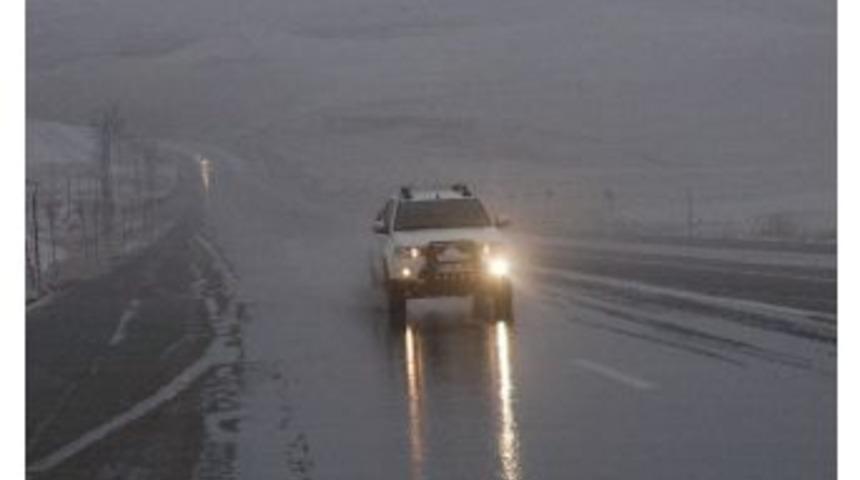 Van'da Yağmur Yağışı Ve Sis