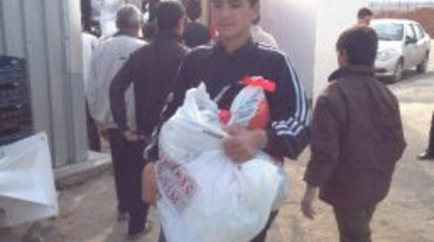 Her Evden Bir &Ccedil;orap Bir Kazak Kampanyası