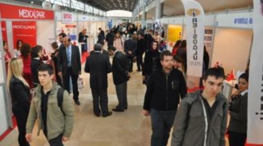 İnsan Kaynakları Ve İstihdam Buluşması Yazar Sunay Akın&rsquo;ı Ağırladı