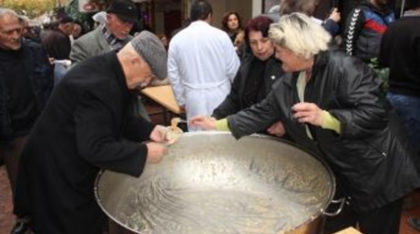 Chp'den Aşure Dağıtımı