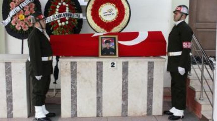 Komşusu Tarafından &Ouml;ld&uuml;r&uuml;len Kore Gazisi Toprağa Verildi