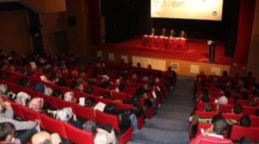 Akşemseddin Paneline B&uuml;y&uuml;k İlgi