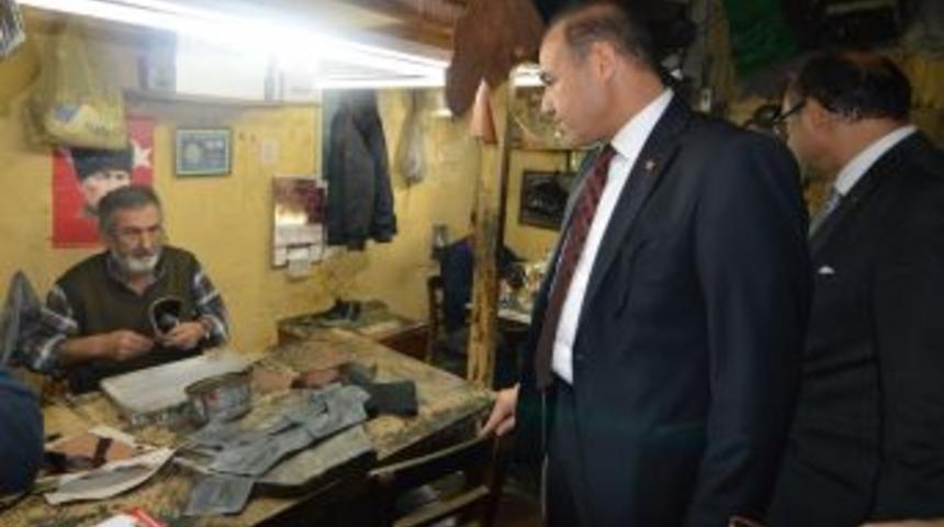 Başkan S&ouml;zl&uuml; Adana&rsquo;da Ayyakkabıcılar &Ccedil;arşısı&rsquo;nı Gezdi