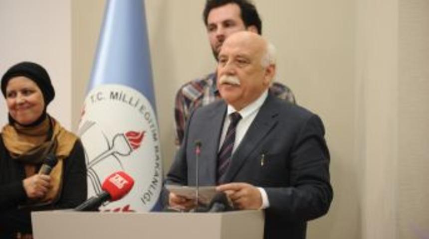 Bosnalı Misafirlerin Hediyeleri Bakan Avcı&rsquo;yı Duygulandırdı