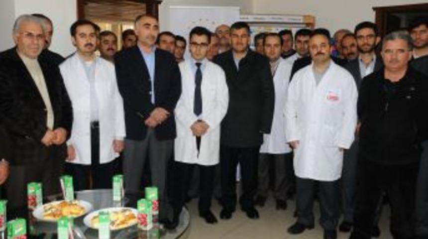 İş Adamları Ve Esnaflardan &Ouml;ğretmenlere Destek