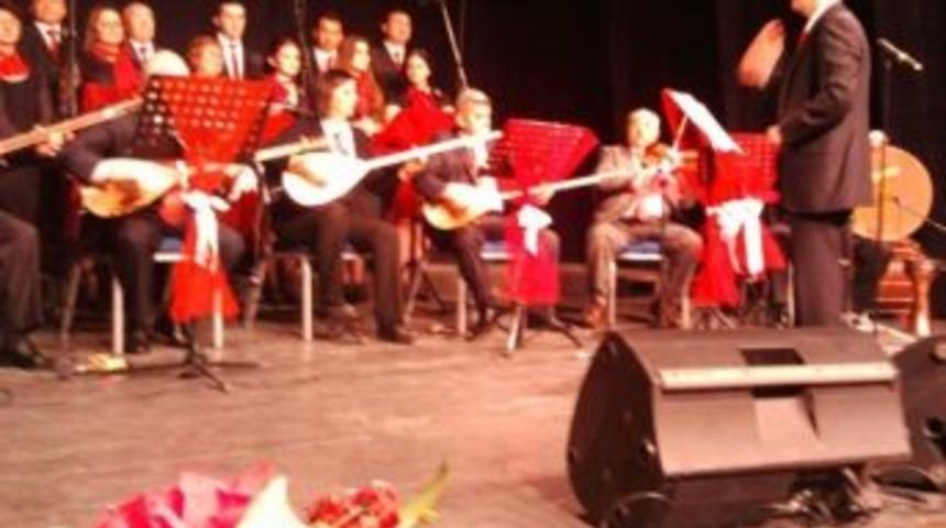 &Ccedil;orlu Kent Konseyi T&uuml;rk Halk M&uuml;ziği Topluluğu Konser Verdi