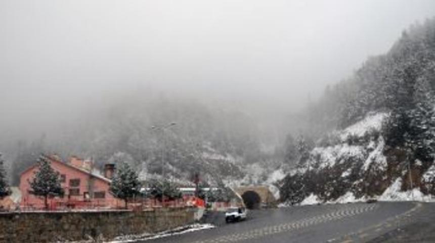 Zigana Dağı Beyaza B&uuml;r&uuml;nd&uuml;