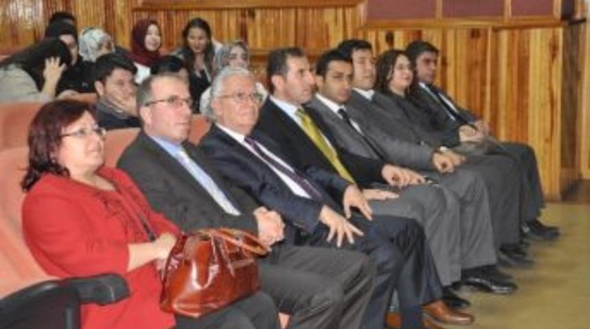 Akalın&rsquo;dan, &lsquo;kelimelerin D&uuml;nyasına Yolculuk&rsquo; Konferansı