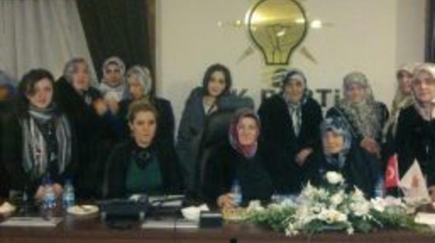 Kamer Gen&ccedil;'e Ak Parti Erzurum Kadın Kollarından Tepki