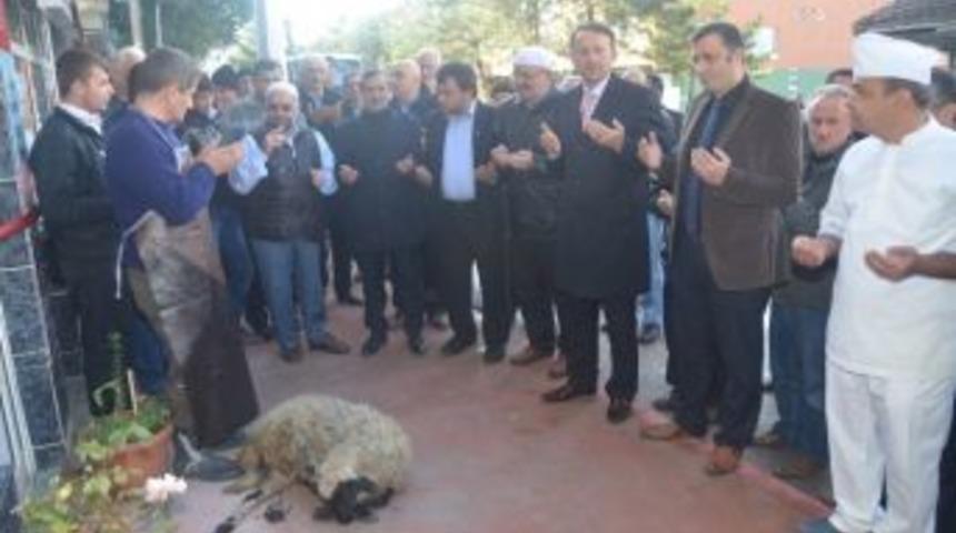 Başkan Karabalık, A&ccedil;ılışlara Katıldı