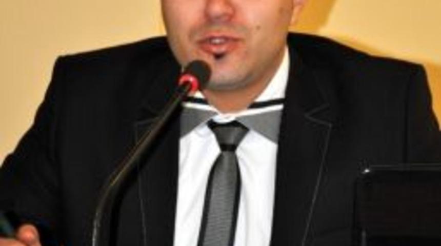 İş G&ouml;r&uuml;şmesine Terlikle Gelenler Var