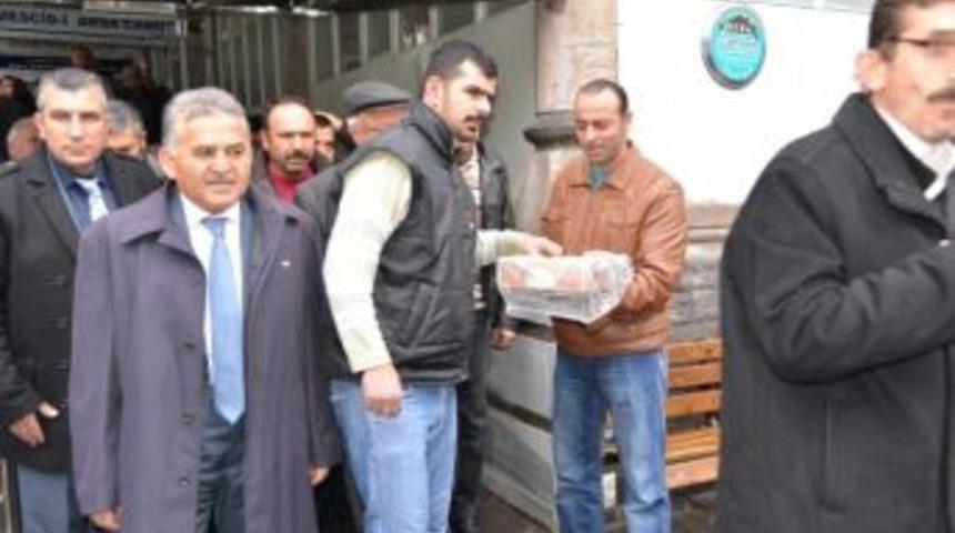 Başkan B&uuml;y&uuml;kkılı&ccedil; Osman Kavuncu Mahalle Halkı Ve Esnafları İle Sohbet Etti