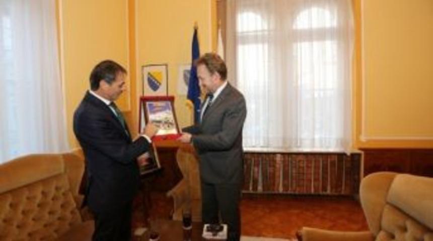 Serdivan Belediyesi Akrabaları Buluşturuyor