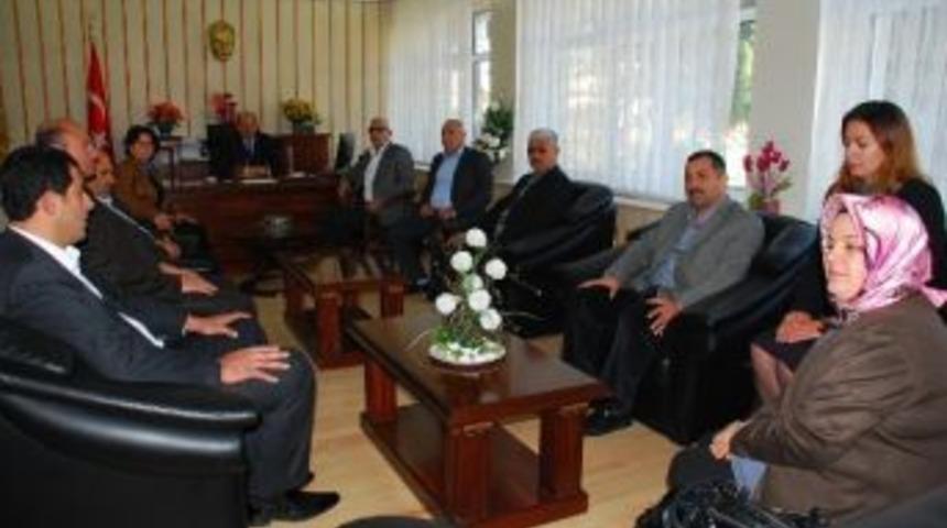 Torbalı Ak Partili Yeni Y&ouml;netimden Kaymakama Ziyaret