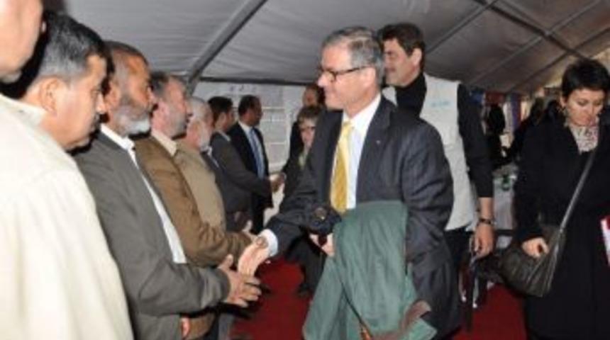 Ab &Uuml;yesi 15 &Uuml;lkenin B&uuml;y&uuml;kel&ccedil;isi &Ccedil;adır Kentte