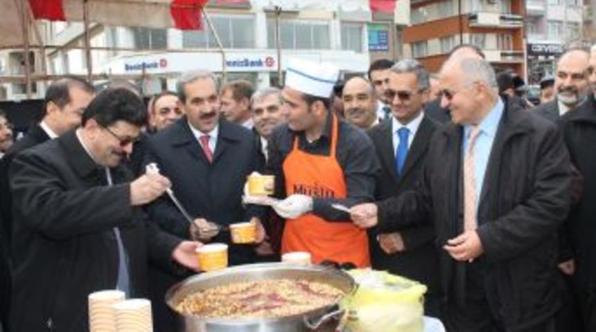 Sivas&rsquo;ta Birlik Aşuresi'ne Yoğun Ilgi